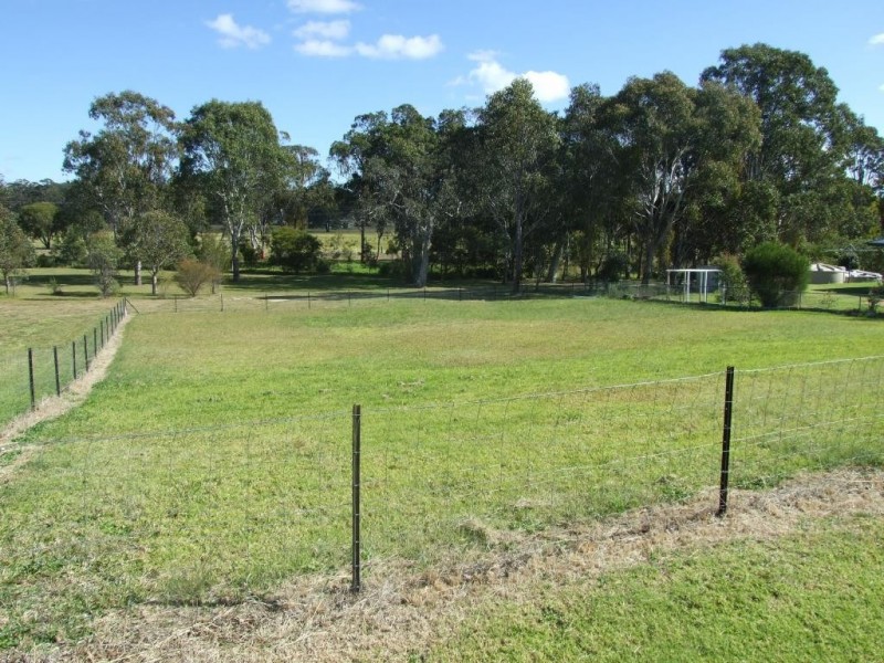 5 Parkland Drive, Crows Nest QLD 4355