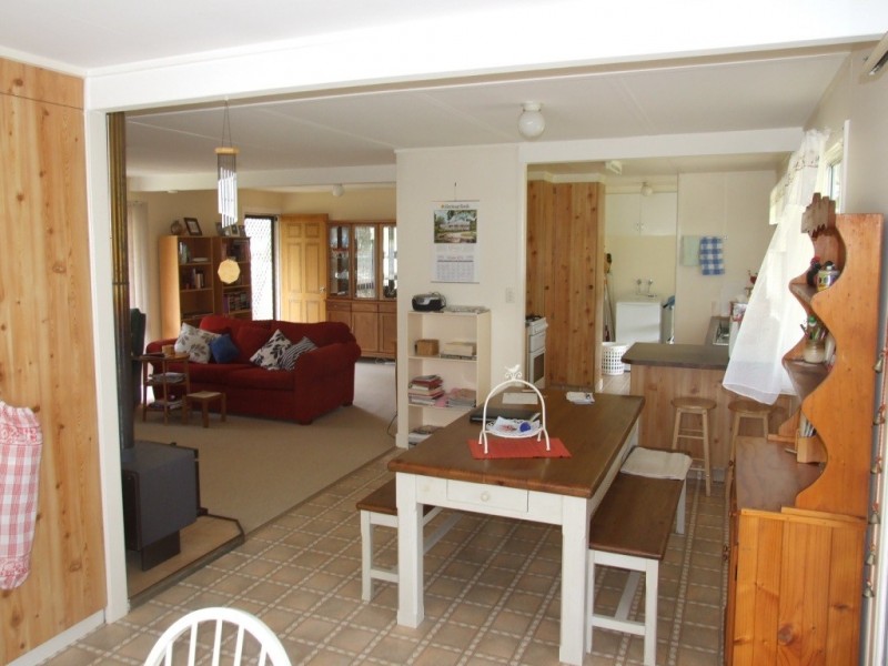 16 Charles Street, Crows Nest QLD 4355