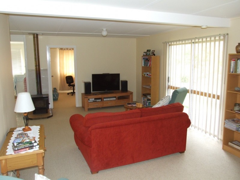 16 Charles Street, Crows Nest QLD 4355