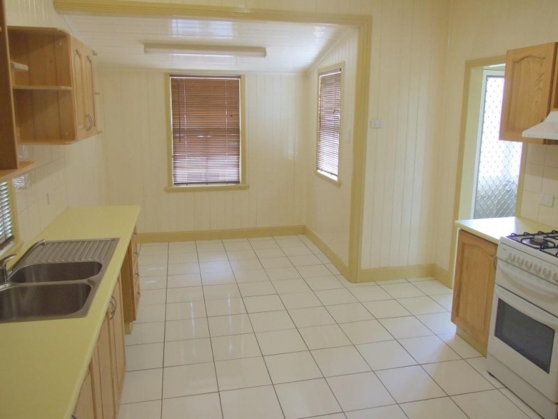 9 George Street, Goombungee QLD 4354