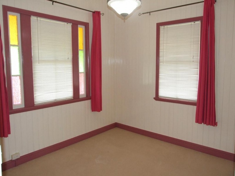 9 George Street, Goombungee QLD 4354