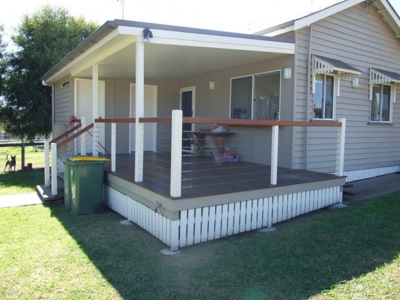 2 New England Highway, Crows Nest QLD 4355