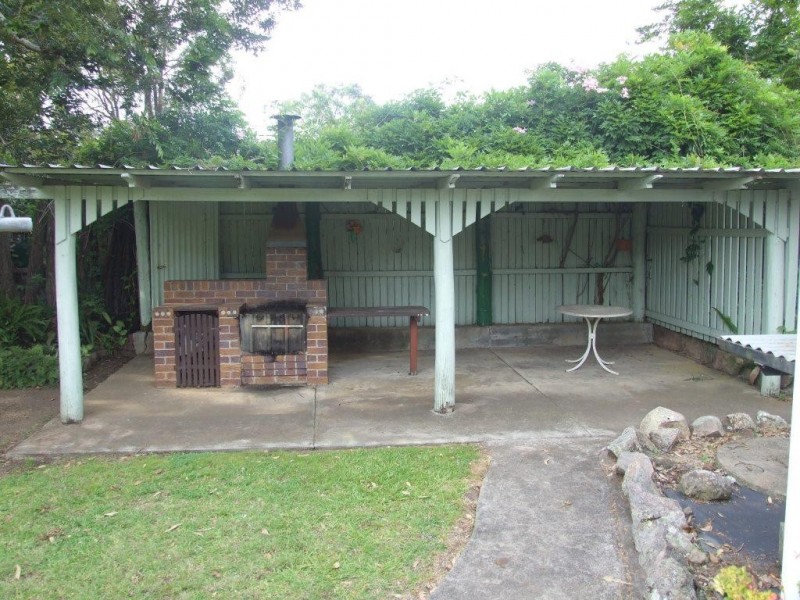 9 Esk Street, Crows Nest QLD 4355