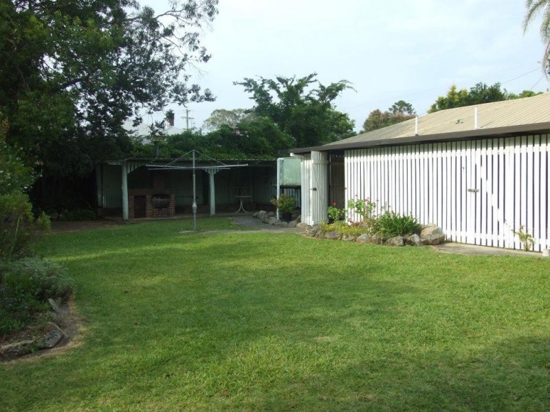 9 Esk Street, Crows Nest QLD 4355
