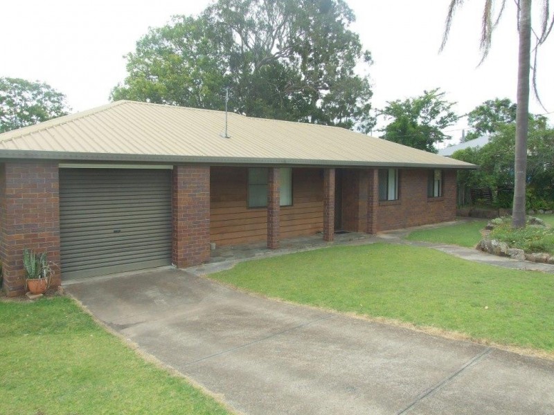 9 Esk Street, Crows Nest QLD 4355