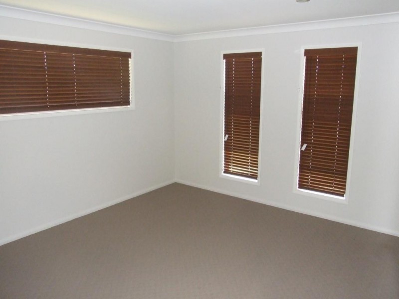 22 Samuel Avenue, Crows Nest QLD 4355