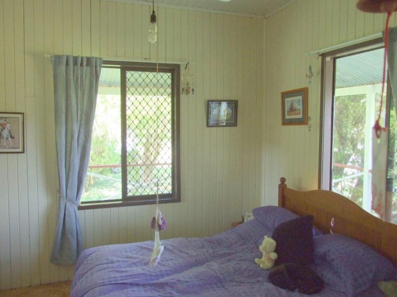 20 Mann Road, Haden QLD 4353