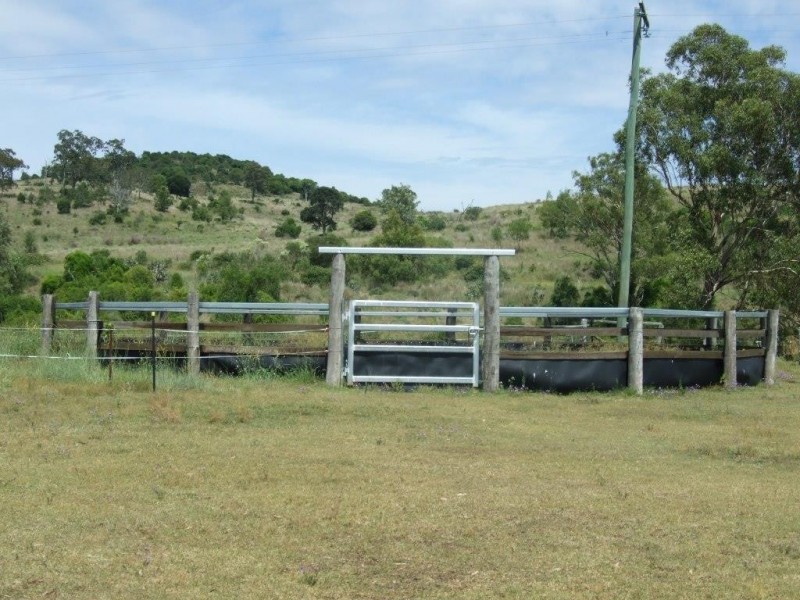 20 Mann Road, Haden QLD 4353