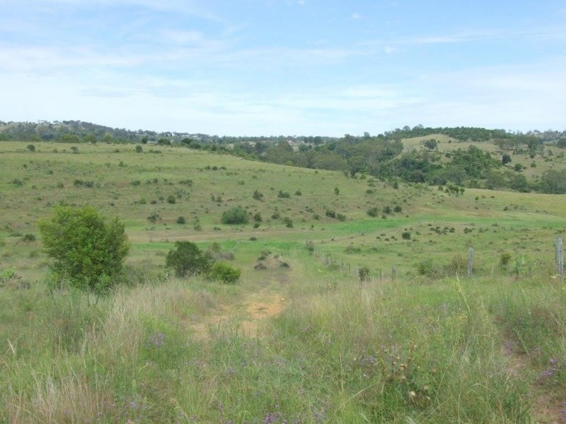 20 Mann Road, Haden QLD 4353