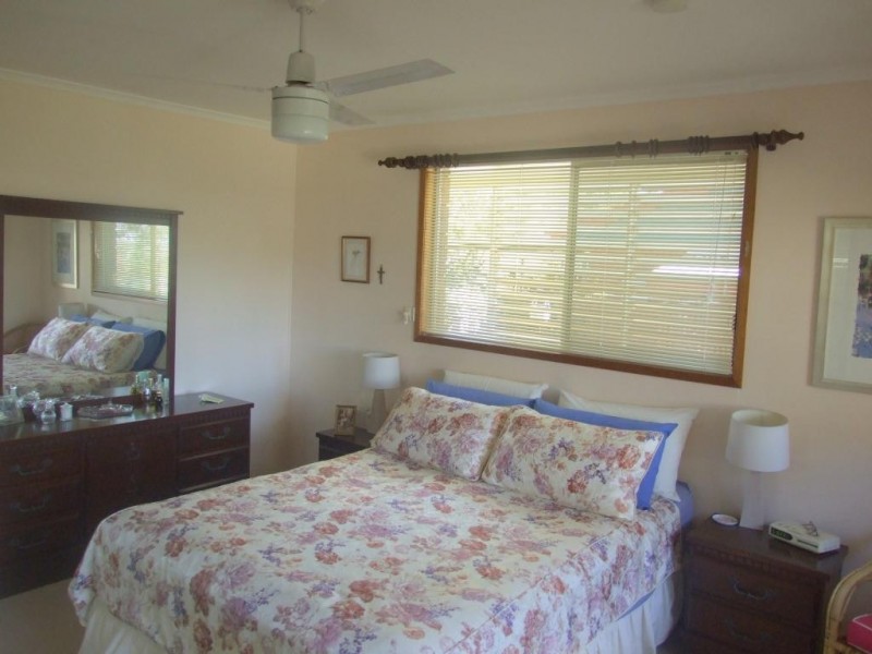 28 Railway Terrace, Crows Nest QLD 4355