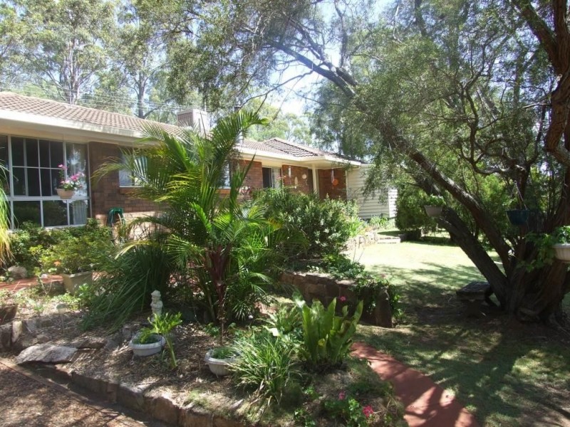 28 Railway Terrace, Crows Nest QLD 4355