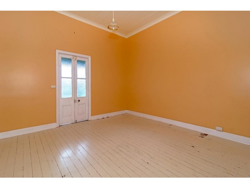 7 Esk Street, Crows Nest QLD 4355