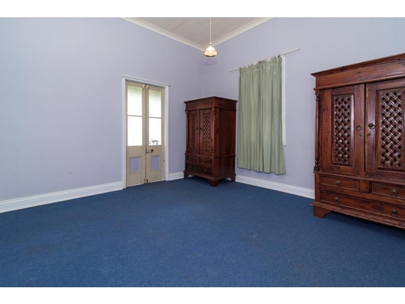 7 Esk Street, Crows Nest QLD 4355