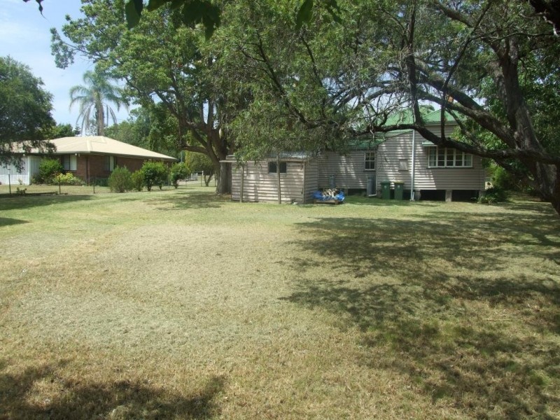 7 Esk Street, Crows Nest QLD 4355