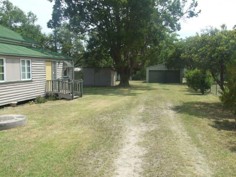 7 Esk Street, Crows Nest QLD 4355