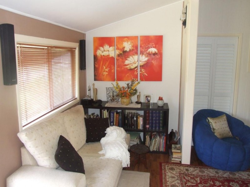 18 John Street, Crows Nest QLD 4355