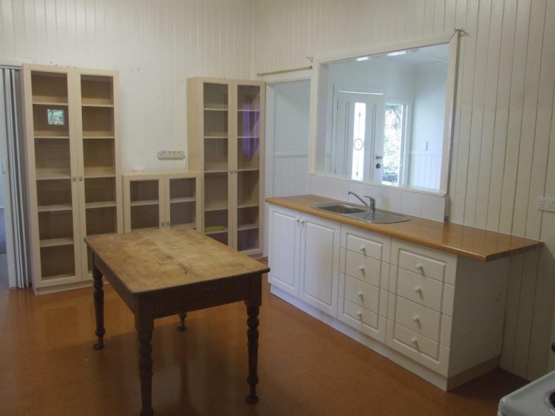 7 Jones Street, Crows Nest QLD 4355