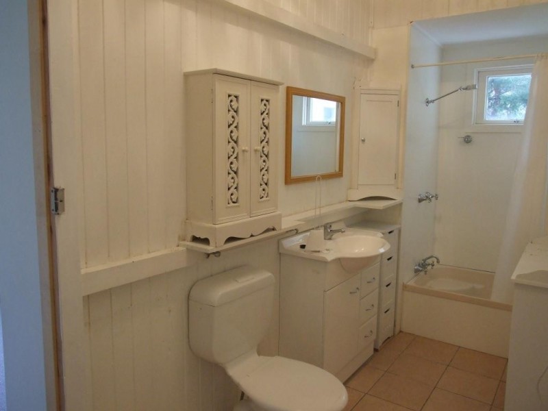 7 Jones Street, Crows Nest QLD 4355