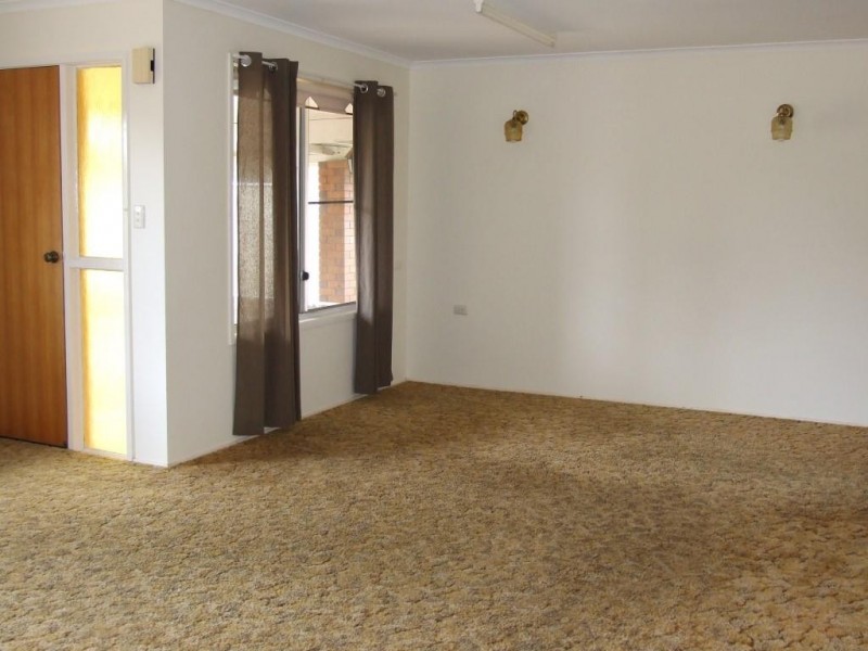 37 South Street, Crows Nest QLD 4355