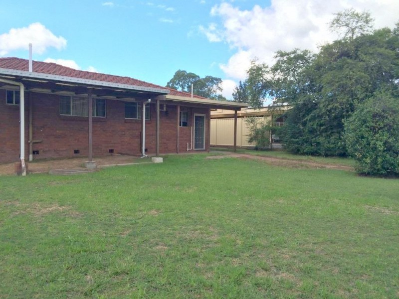 37 South Street, Crows Nest QLD 4355