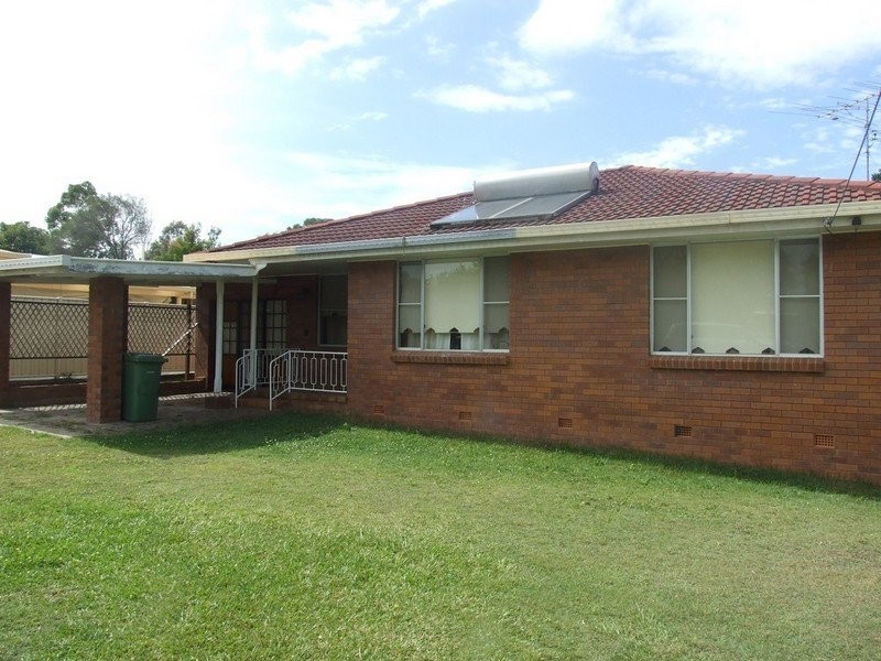 37 South Street, Crows Nest QLD 4355