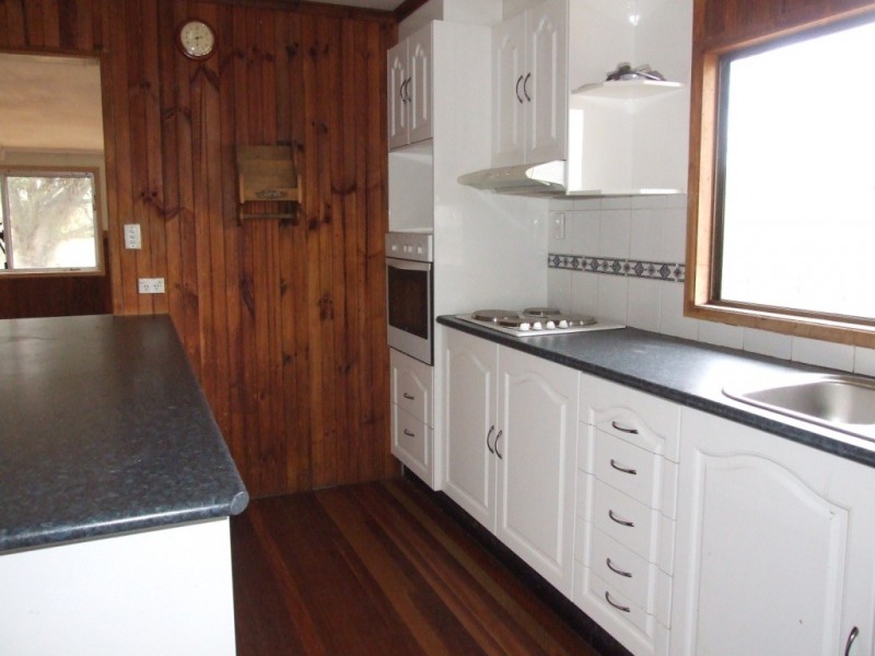 24 McGreevy Road, Crows Nest QLD 4355