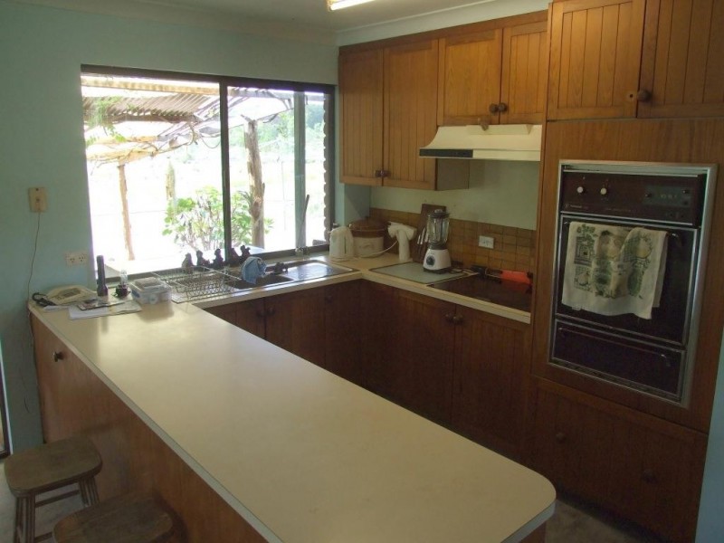 42 Austin Road, Crows Nest QLD 4355