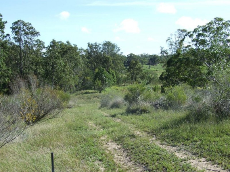 42 Austin Road, Crows Nest QLD 4355