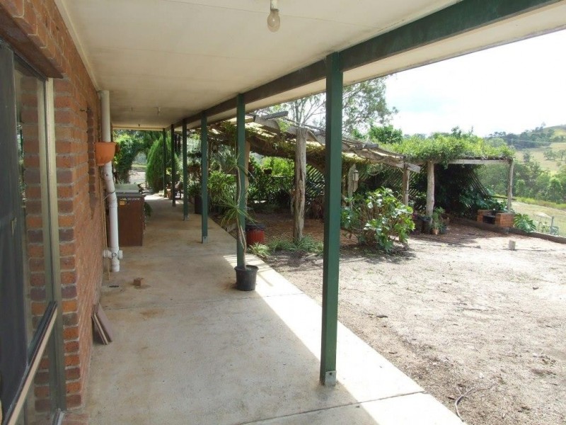 42 Austin Road, Crows Nest QLD 4355