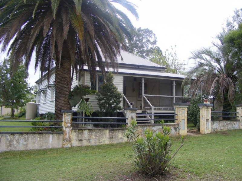 14 Creek Street, Crows Nest QLD 4355