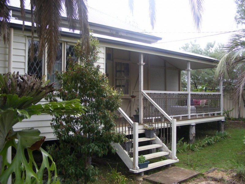 14 Creek Street, Crows Nest QLD 4355