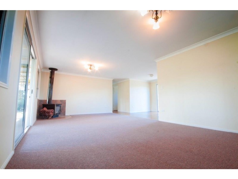 21 Sewell Road, Hampton QLD 4352