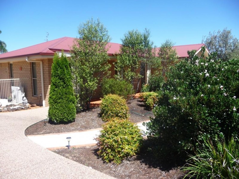 13 Lee Court, Crows Nest QLD 4355