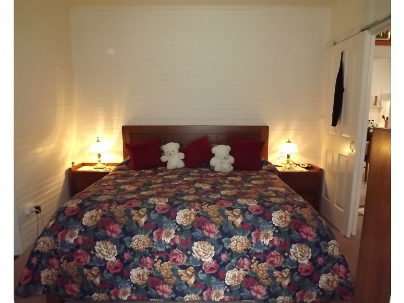 13 Short Street, Crows Nest QLD 4355