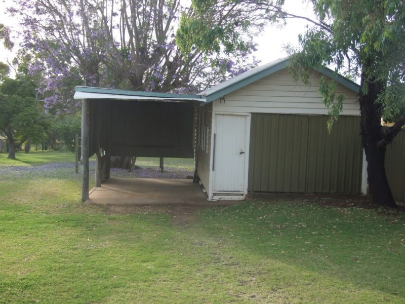 139 Mocatta Street, Goombungee QLD 4354