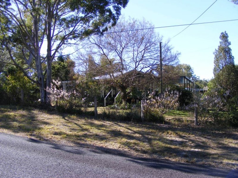 8 Pinnell Road, Crows Nest QLD 4355