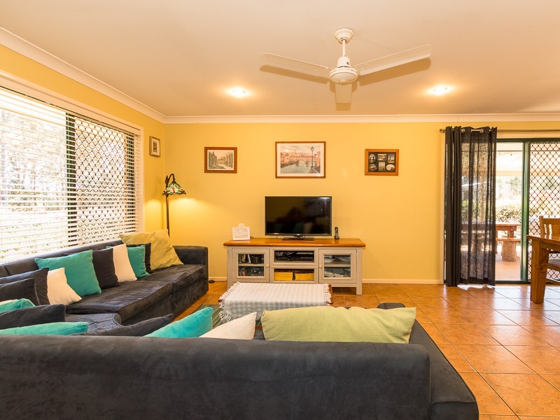 14 Davidson Lane, Hampton QLD 4352