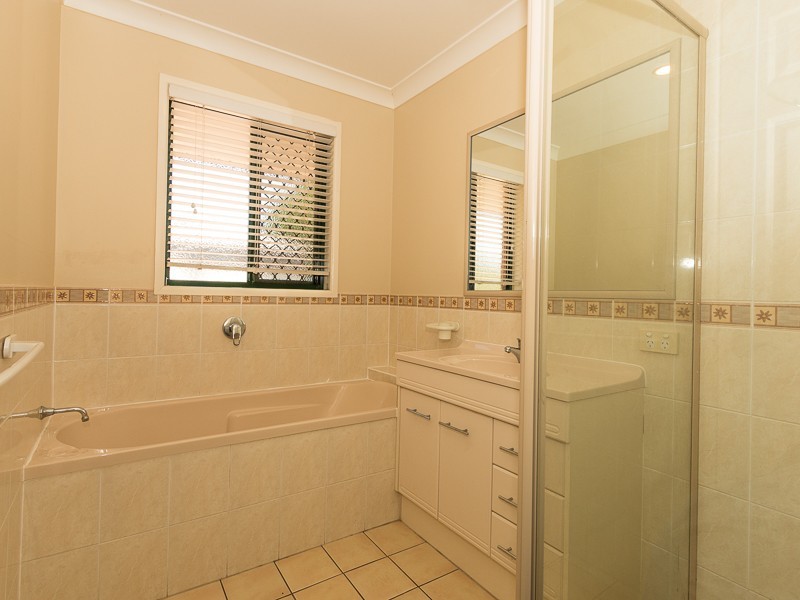 14 Davidson Lane, Hampton QLD 4352