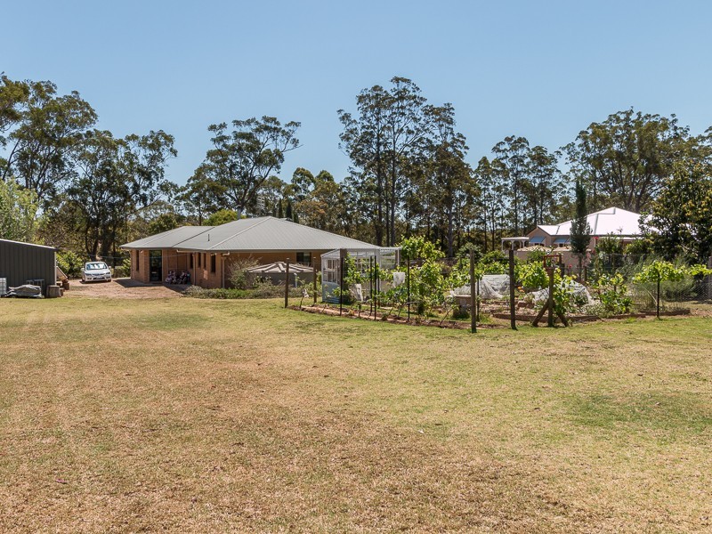 14 Davidson Lane, Hampton QLD 4352