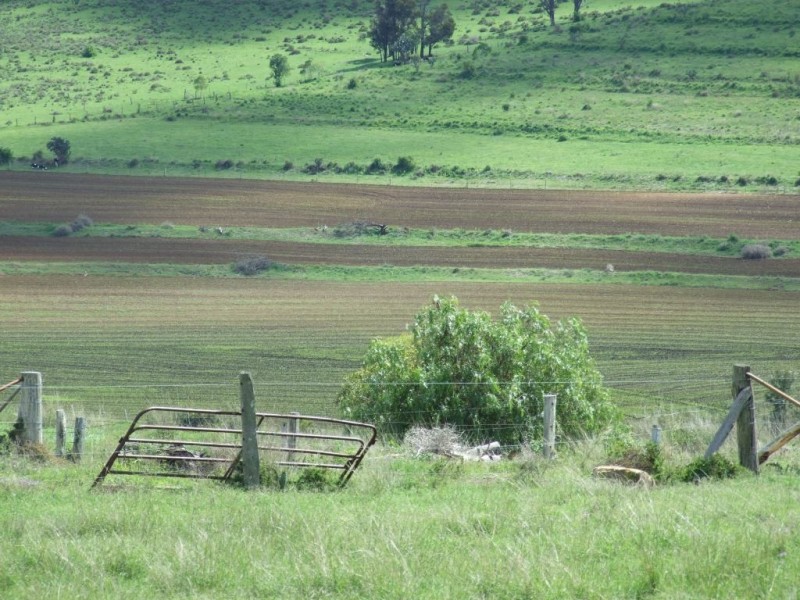 300 Reeds Road, Peranga QLD 4352