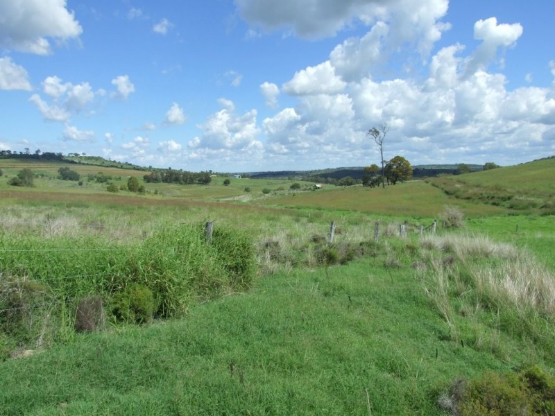 300 Reeds Road, Peranga QLD 4352