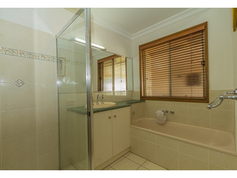 724 Merritts Creek Road, Hampton QLD 4352