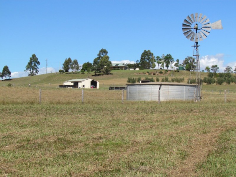 724 Merritts Creek Road, Hampton QLD 4352