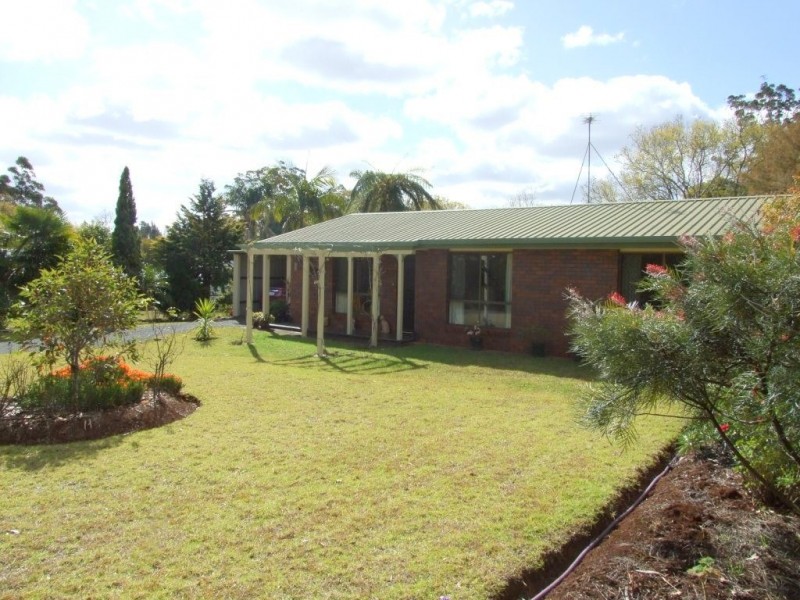10 Hampton Road, Hampton QLD 4352