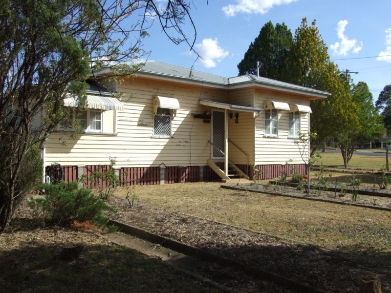 27 Nolan Street, Crows Nest QLD 4355