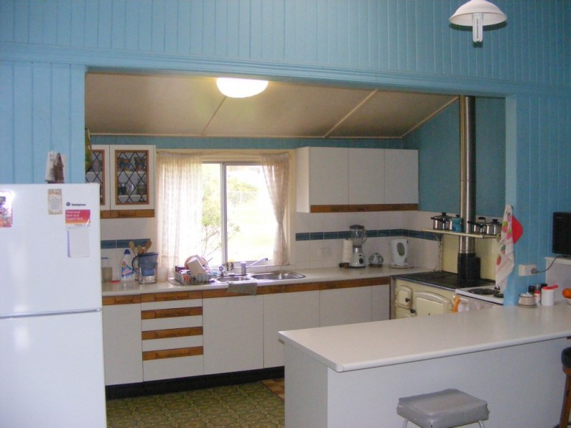 27 Nolan Street, Crows Nest QLD 4355