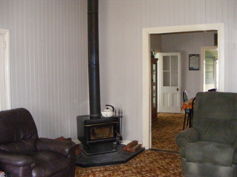 27 Nolan Street, Crows Nest QLD 4355