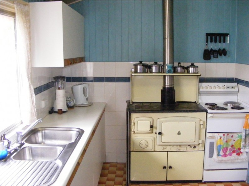 27 Nolan Street, Crows Nest QLD 4355