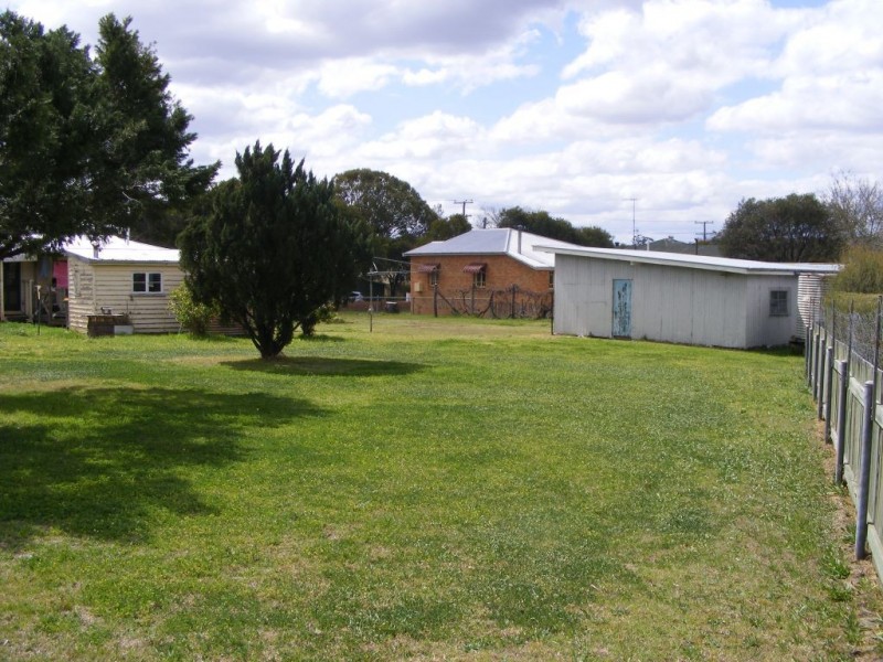 27 Nolan Street, Crows Nest QLD 4355