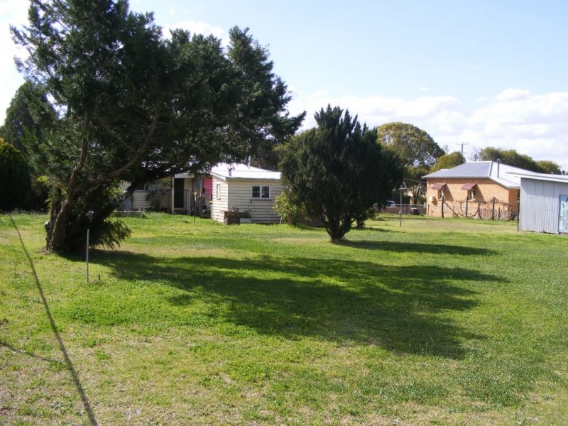 27 Nolan Street, Crows Nest QLD 4355